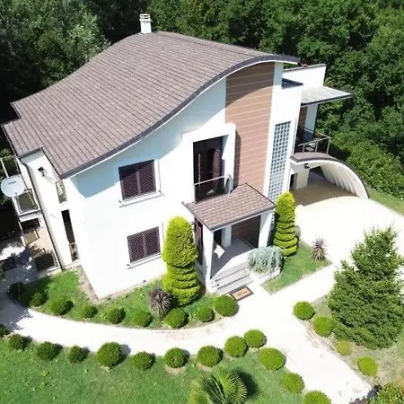 Villa With 4 Bedrooms And 4 Bathrooms