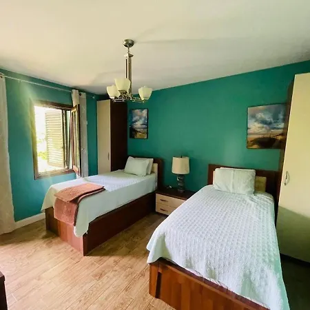 With 4 Bedrooms And 4 Bathrooms Velipojë