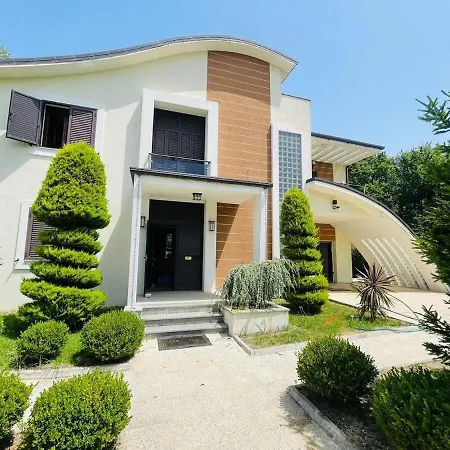 Вилла With 4 Bedrooms And 4 Bathrooms