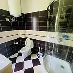 With 4 Bedrooms And 4 Bathrooms Villa *