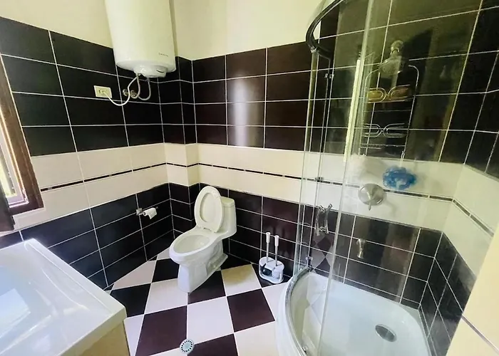 With 4 Bedrooms And 4 Bathrooms 别墅 *